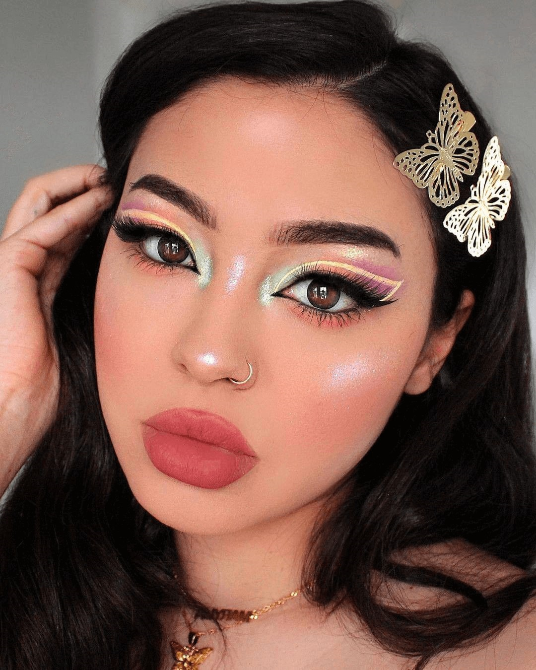 Gorgeous Makeup Looks For Prom

