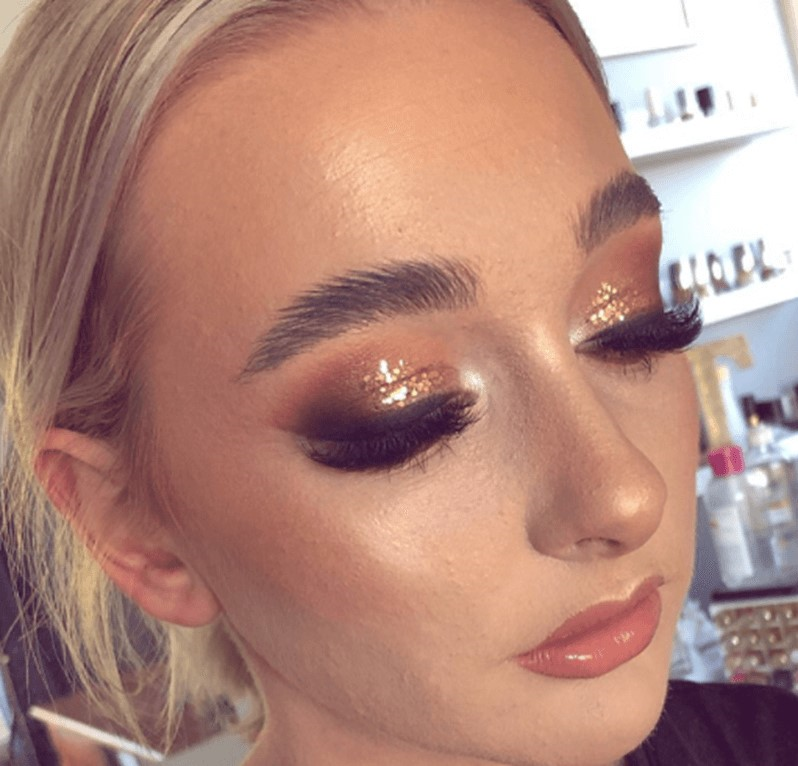 Chunky Glitter Makeup Looks For Prom
