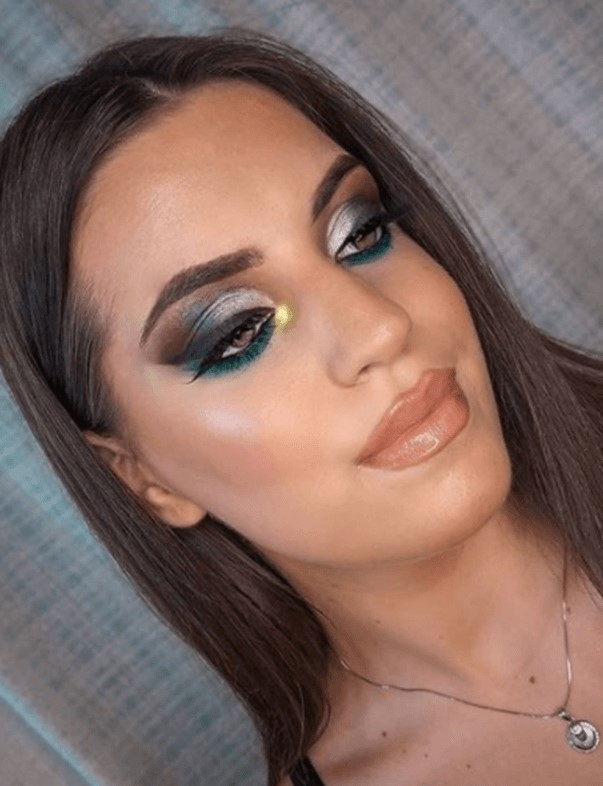 Smoky Black Makeup Looks For Prom
