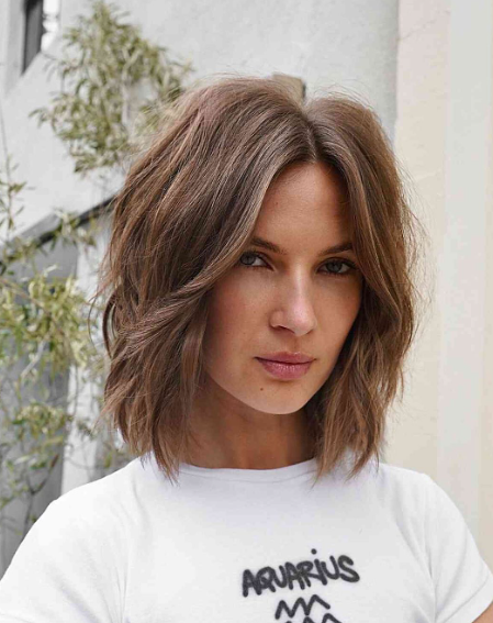 Beach Waves Short Hairstyle With Highlight