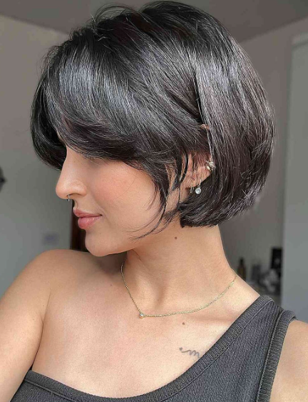 Sultry Finish Short Hairstyle With Highlight